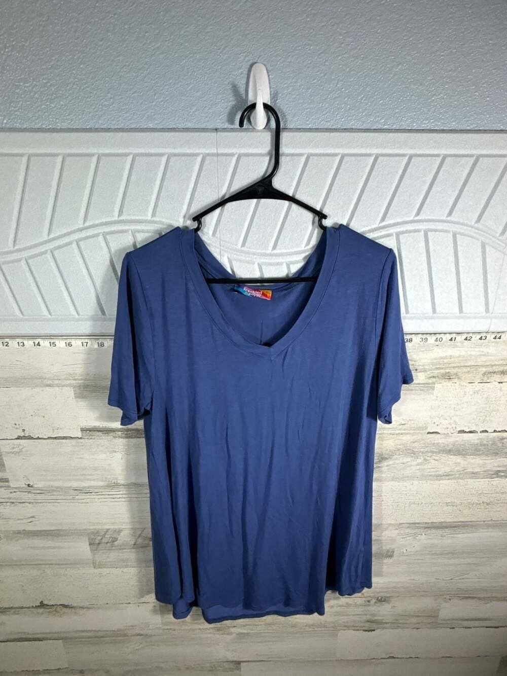Freckled Poppy Women's Blue V-Neck Short Sleeve Casual T-Shirt